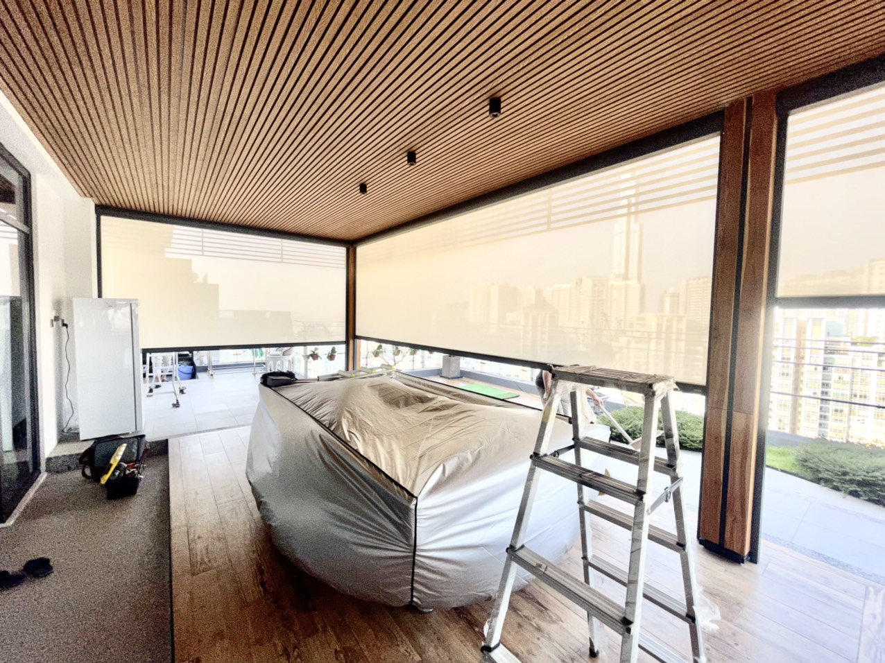 chi tiết cấu tạo hệ rèm zipscreen cao cấp cho ban công