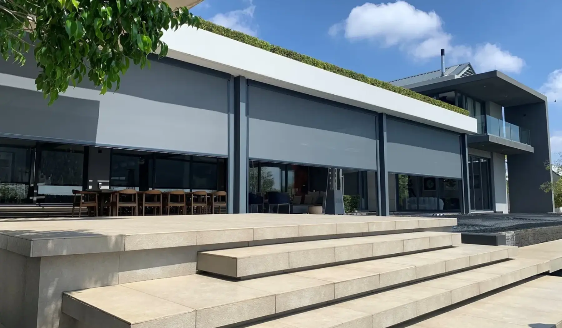 lắp đặt phụ kiện rèm cuốn zipper tphcm chuyên nghiệp