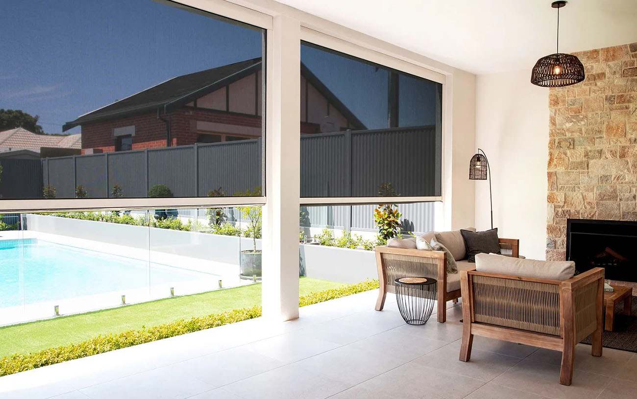 lắp đặt rèm cuốn zipper có motor tự động thông minh