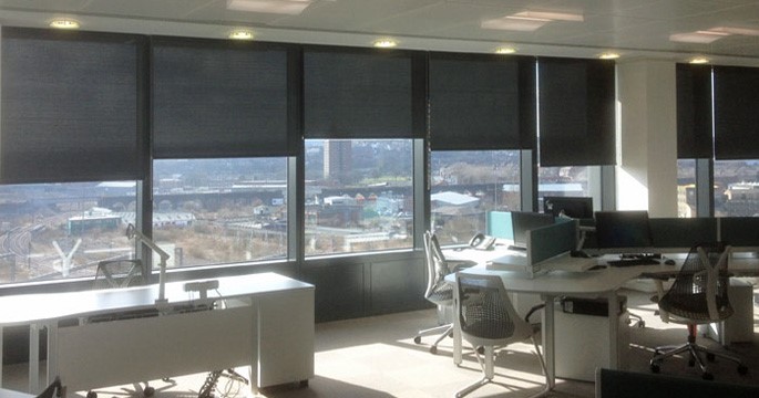 mẫu rèm cuốn ngoài trời cao cấp thiết kế hiện đại bền bỉ