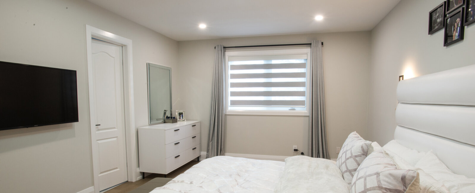 rèm cầu vồng phòng ngủ màu xám sang trọng