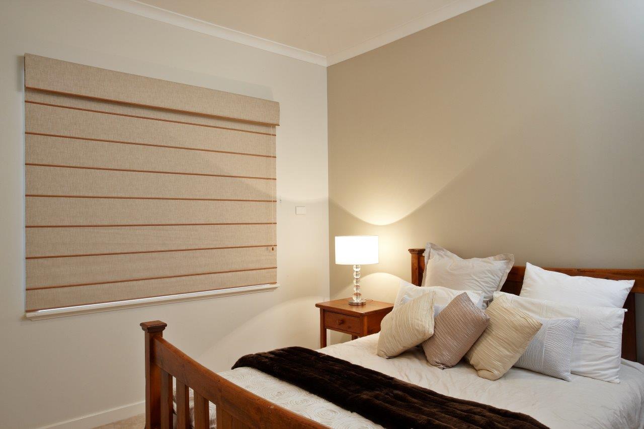 rèm roman phòng ngủ phong cách hiện đại