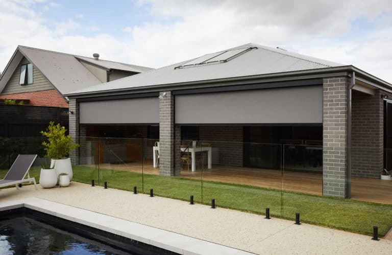 sửa chữa rèm zipscreen TPHCM bị kẹt và không lên xuống