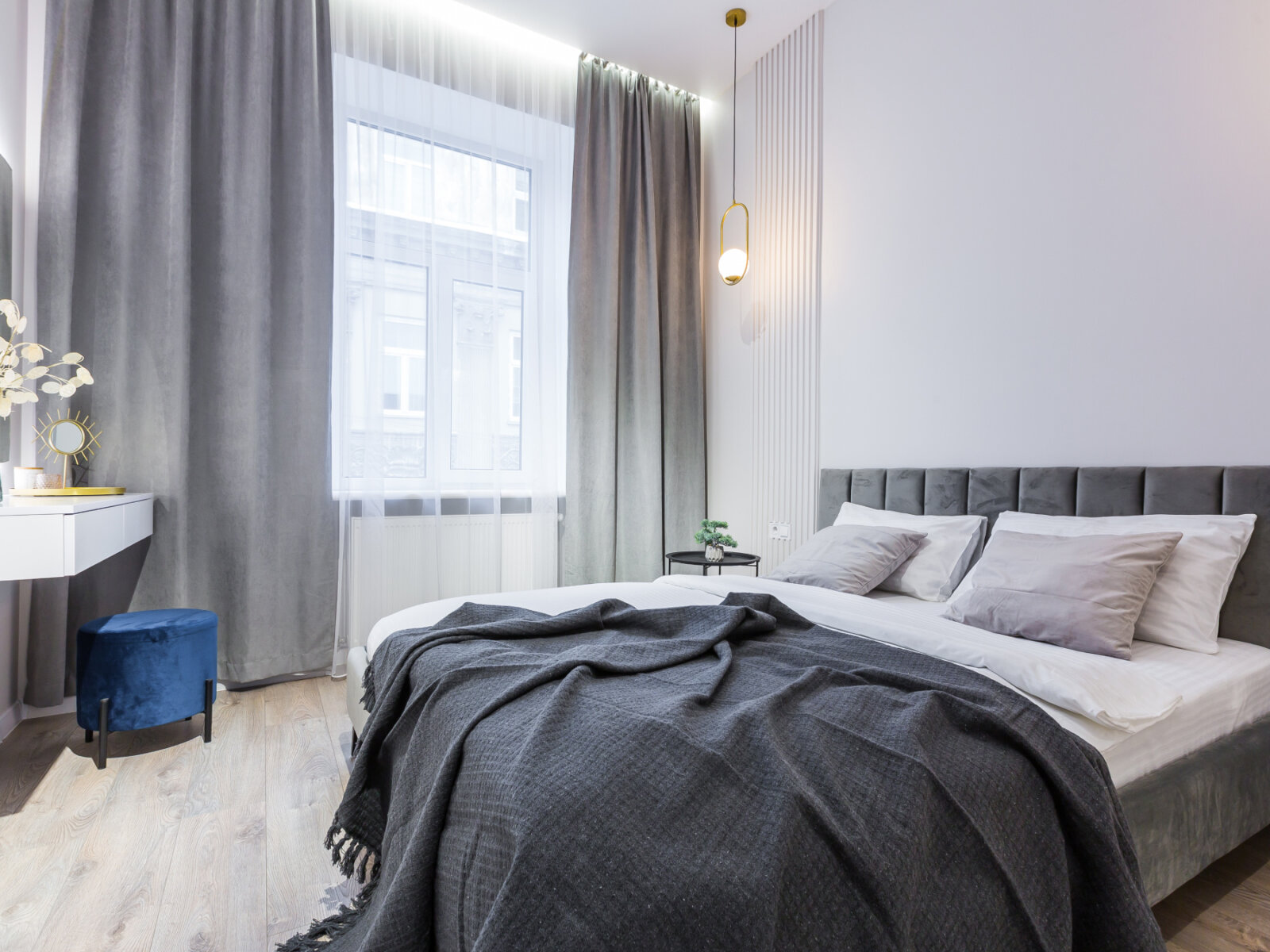 ray rèm âm trần phòng ngủ bền đẹp và vận hành êm ái