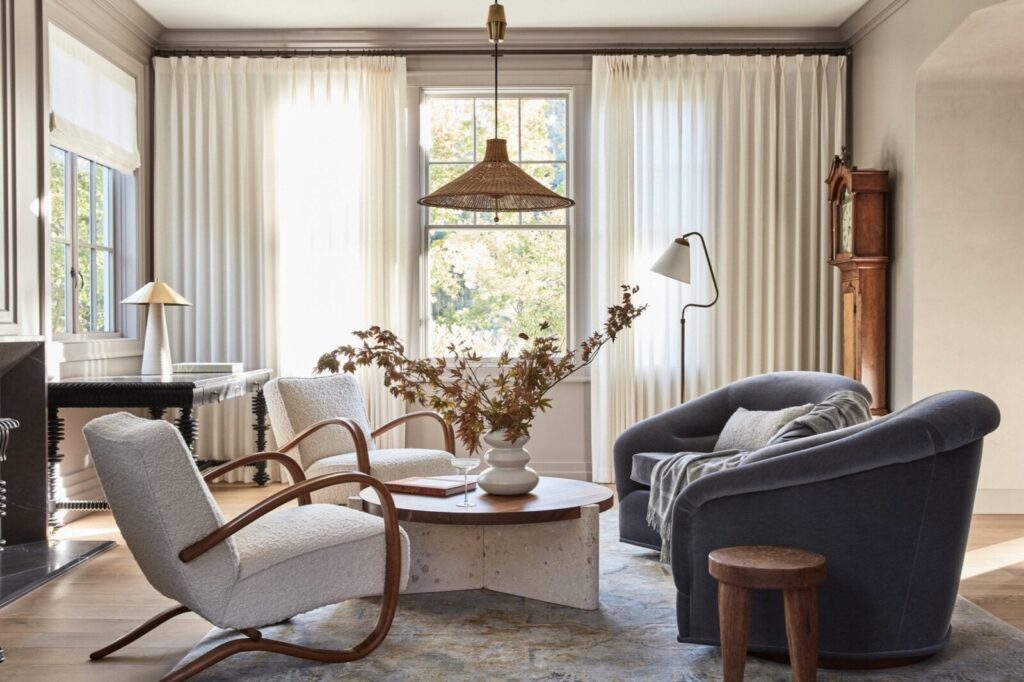 rèm cửa giúp không gian mát hơn với chất liệu chống nắng cao cấp