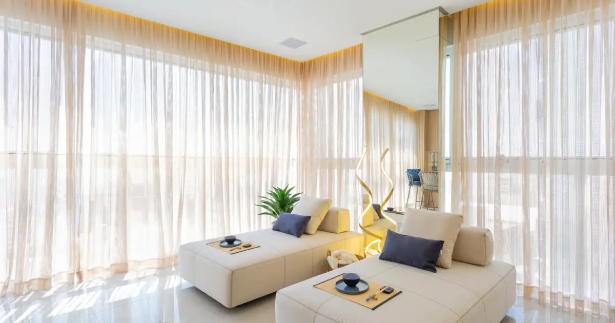 rèm cửa điều khiển bằng điện thoại tphcm phù hợp nhà hiện đại