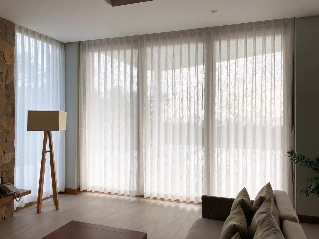Mẫu rèm đẹp cho phòng khách trần cao 3m sang trọng