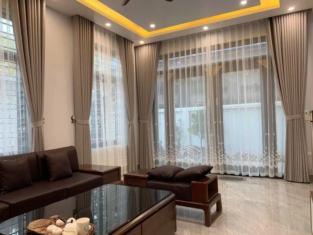 Rèm phòng khách giảm tiếng ồn giúp không gian yên tĩnh và thư giãn