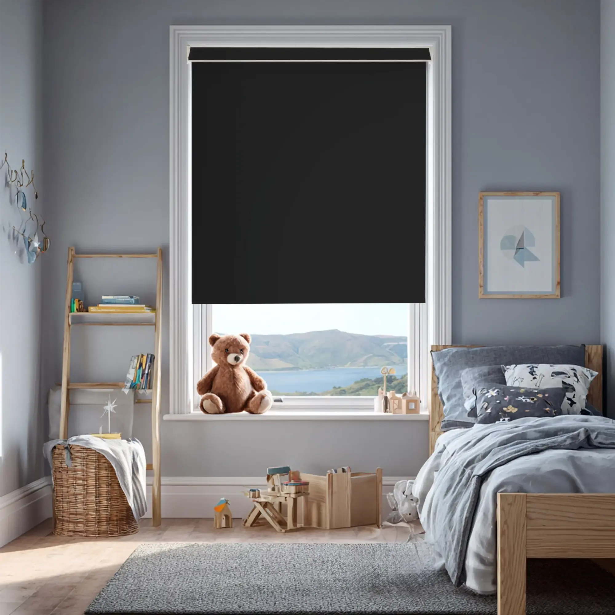 Mẫu rèm cuốn màu đen hiện đại lắp đặt cửa kính