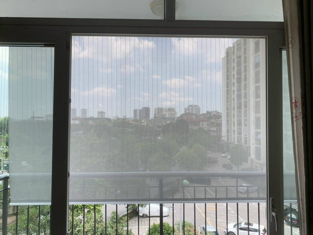 rèm cuốn ngoài trời chống nắng cho cửa kính