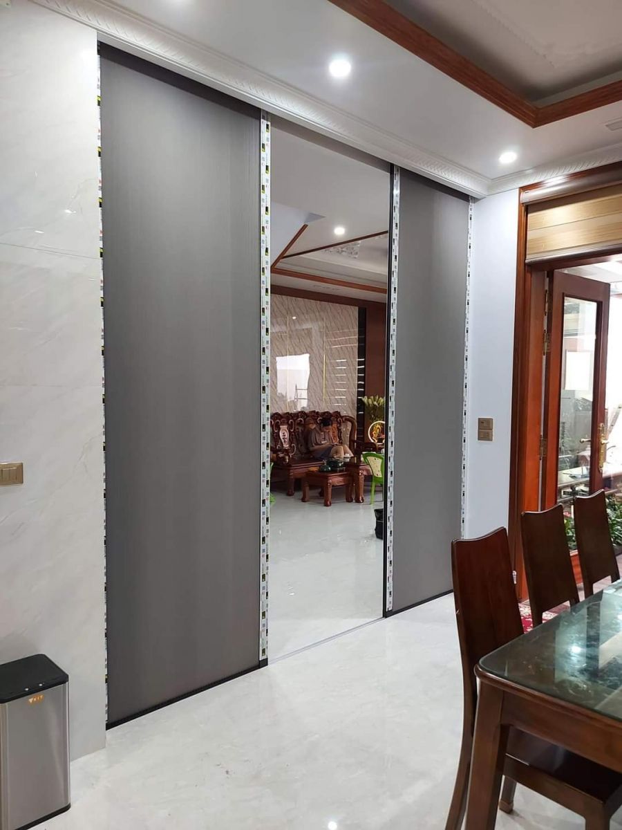Rèm ngăn phòng tạo sự riêng tư cho khu vực làm việc