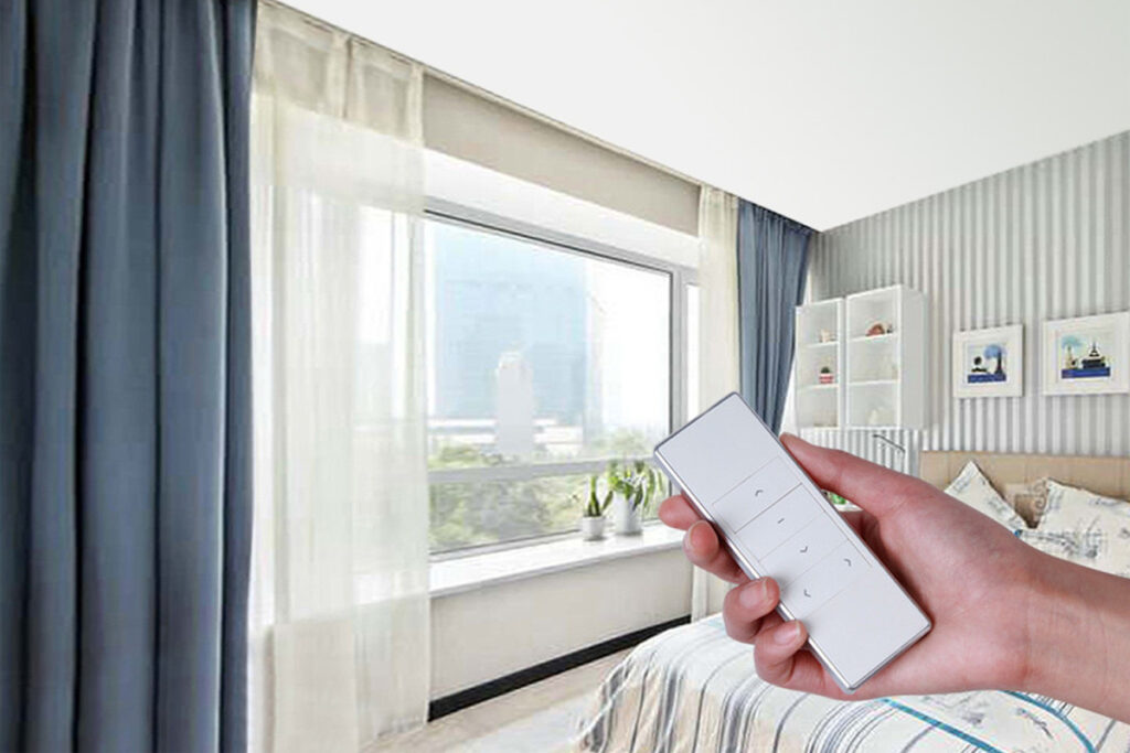 Hệ thống rèm tự động gồm động cơ điện và ray rèm cho cửa kính
